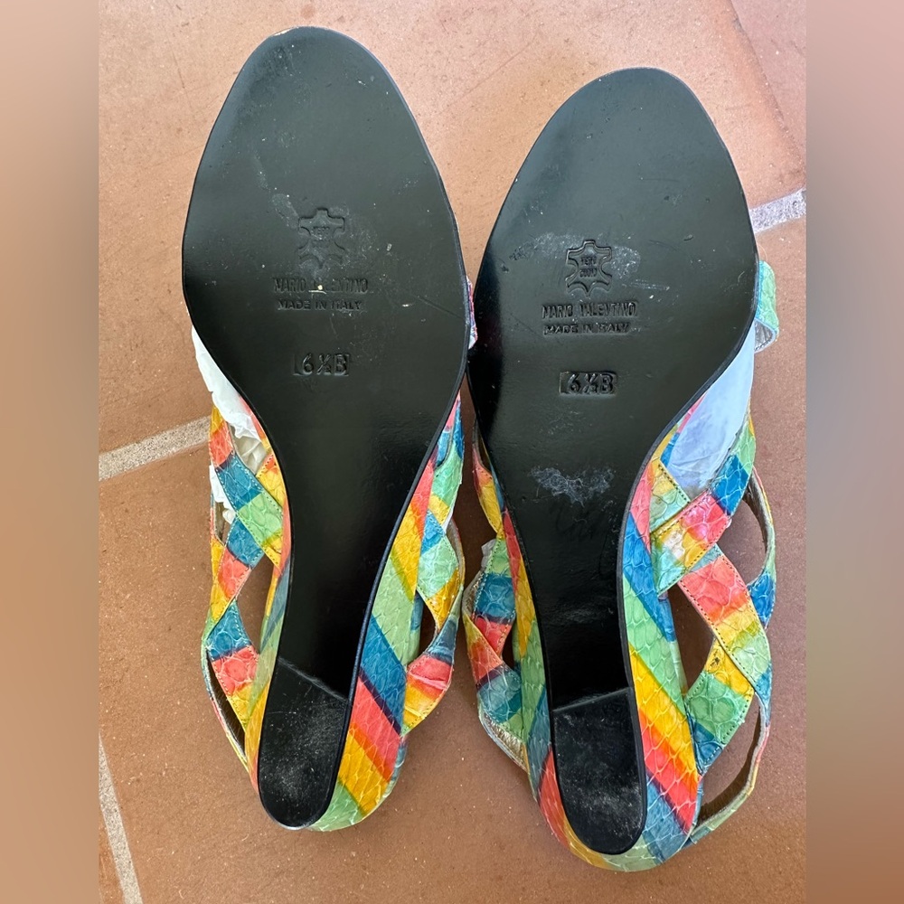 Mario Valentino multi colored snakeskin slingback sandal w/ 1.5” wedge. size 6.5 - Picture 6 of 7